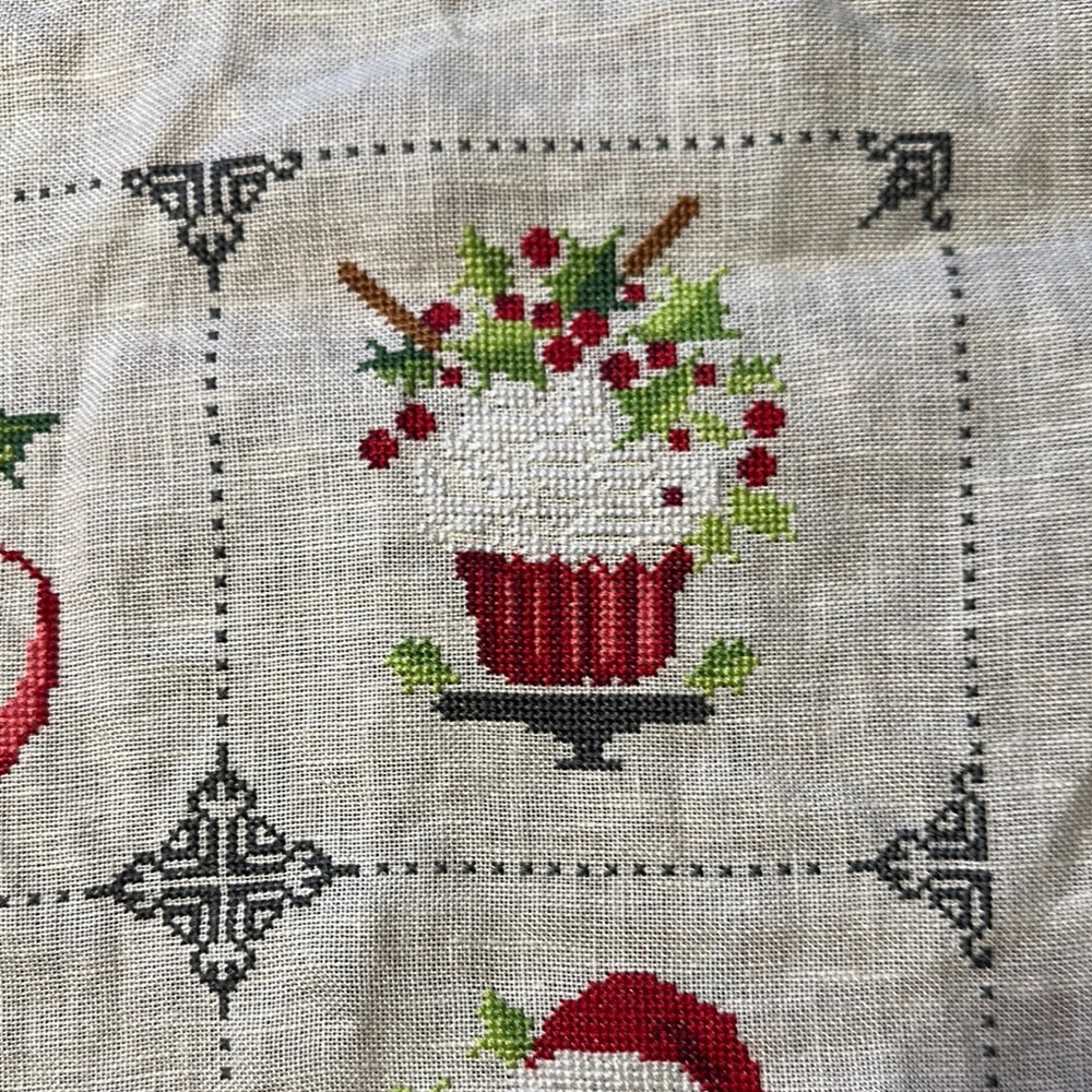 Festive Holiday Cross-Stitch - Picture 4 of 10
